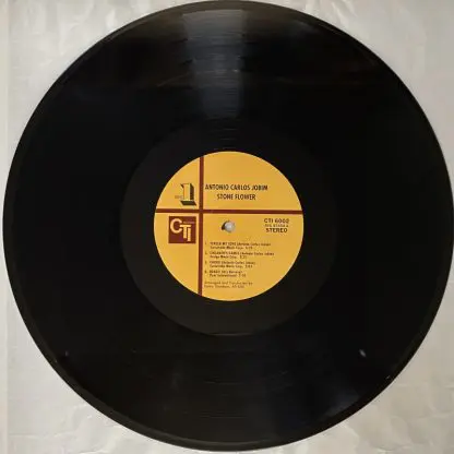 [USED LP]  ストーン・フラワー / アントニオ・カルロス・ジョビン　米リイシュー盤 - 画像 (3)